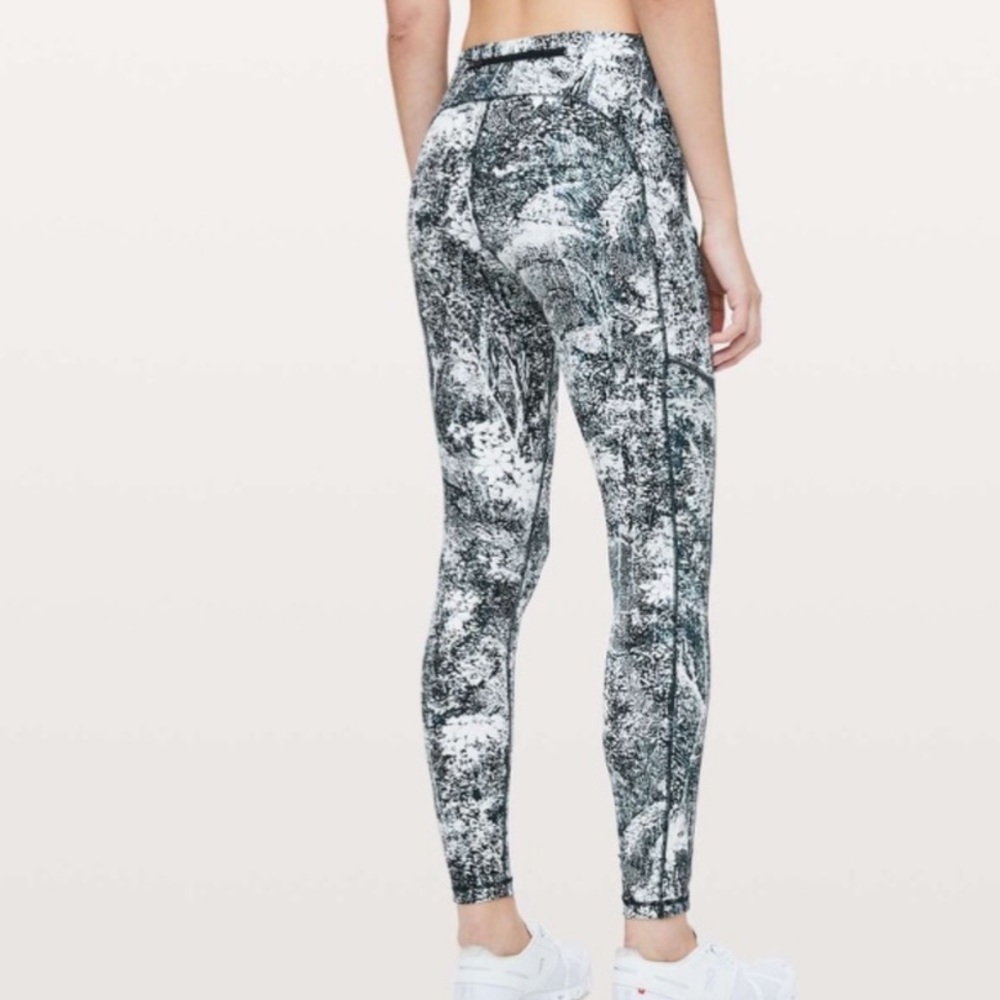 Lululemon 28” Full-On Luxtreme